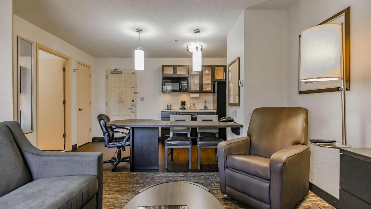 Sonesta Simply Suites Denver West Federal Center Lakewood Exterior photo