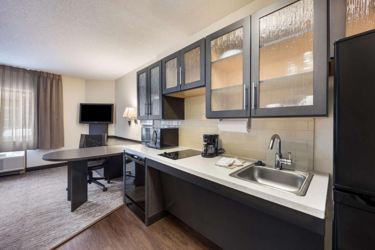 Sonesta Simply Suites Denver West Federal Center Lakewood Exterior photo
