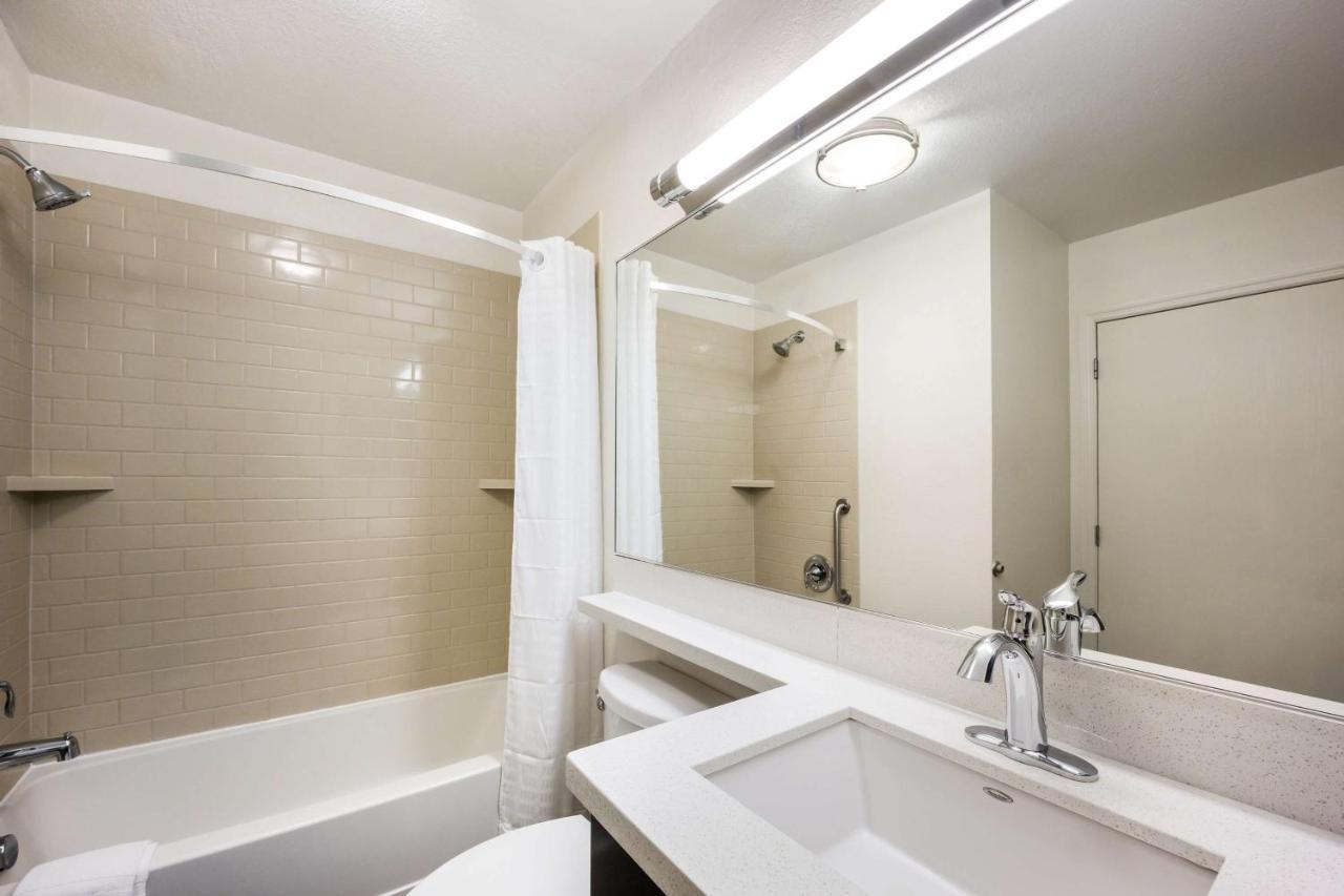 Sonesta Simply Suites Denver West Federal Center Lakewood Exterior photo