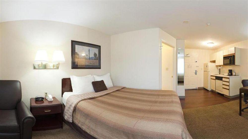 Sonesta Simply Suites Denver West Federal Center Lakewood Exterior photo
